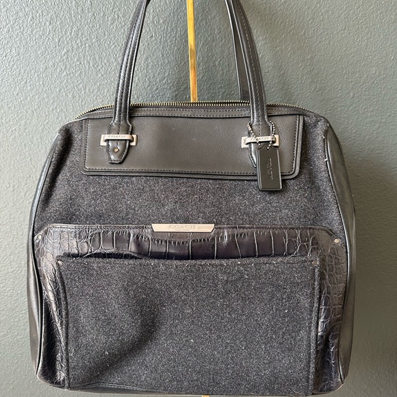 Gently used black leather and tweed Coach bag! - Picture 1 of 15